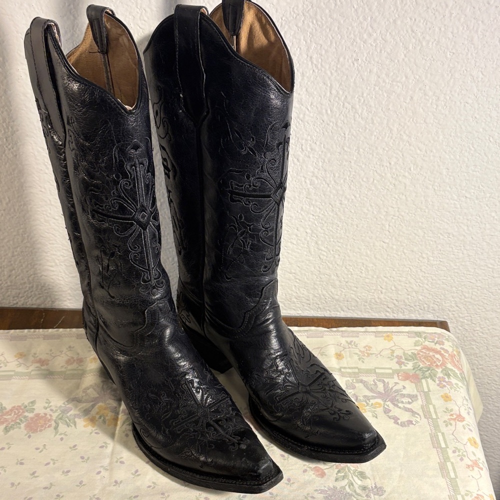 Black Embroidered Women's Cowboy Boots